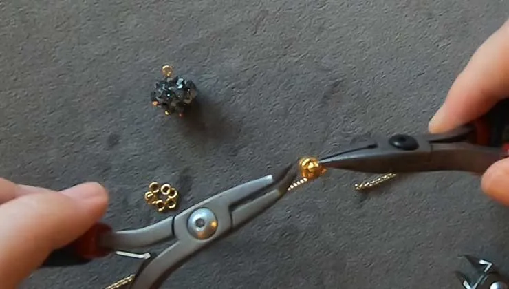 How to Make a Y-Necklace with a Beaded Bead of Austrian Crystal Bicones