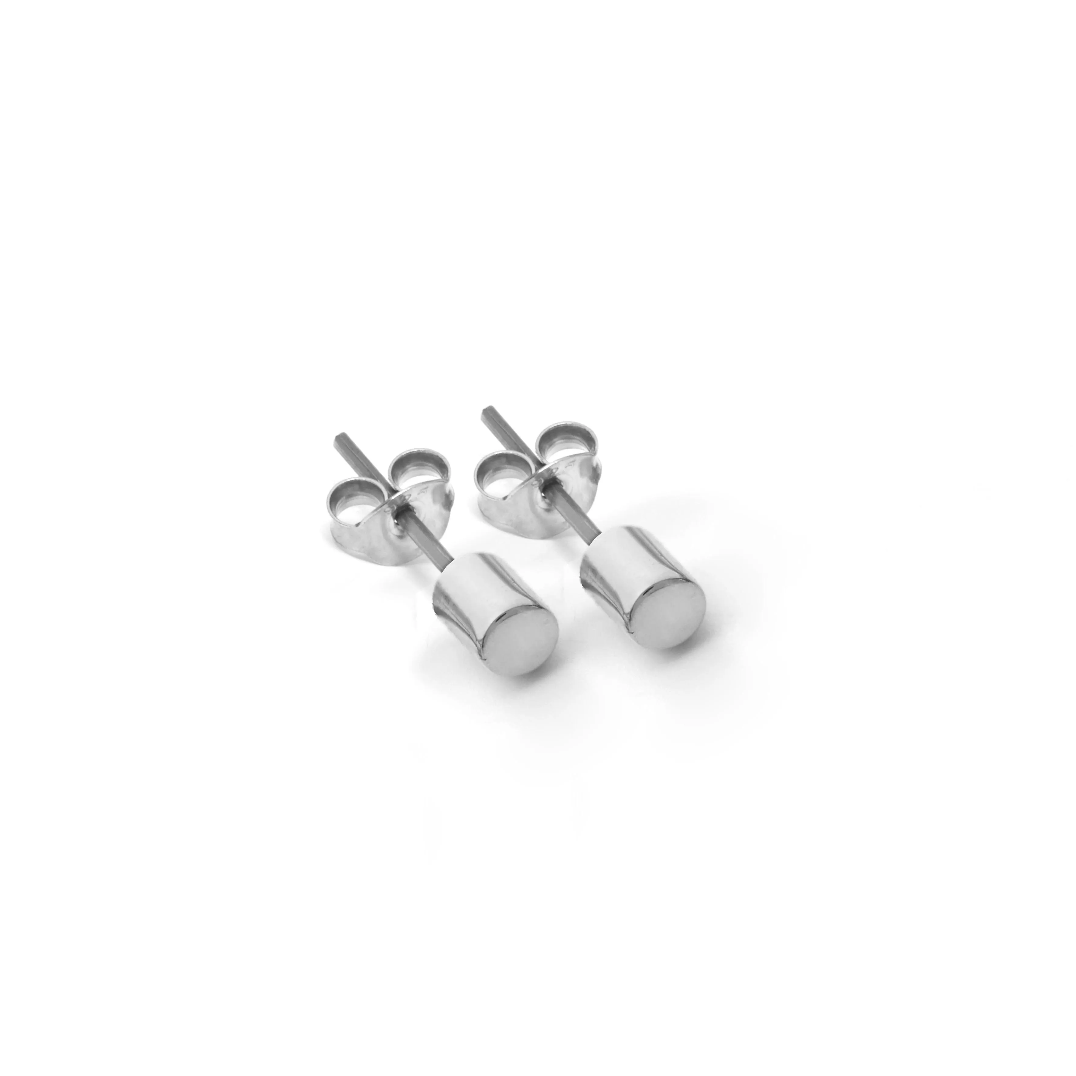 Round Studs