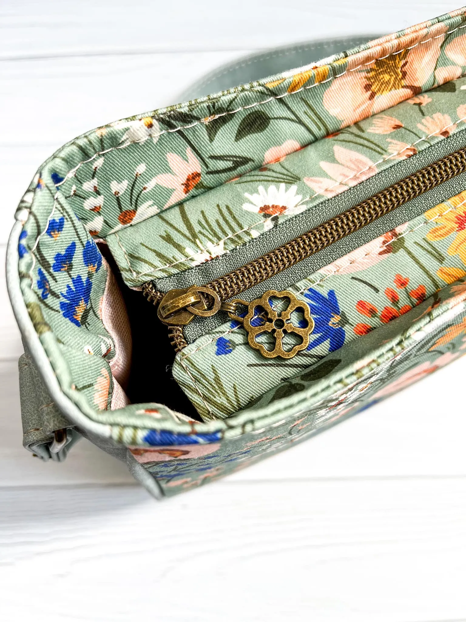 Sewing Pattern with video | Iris Shoulder Bag