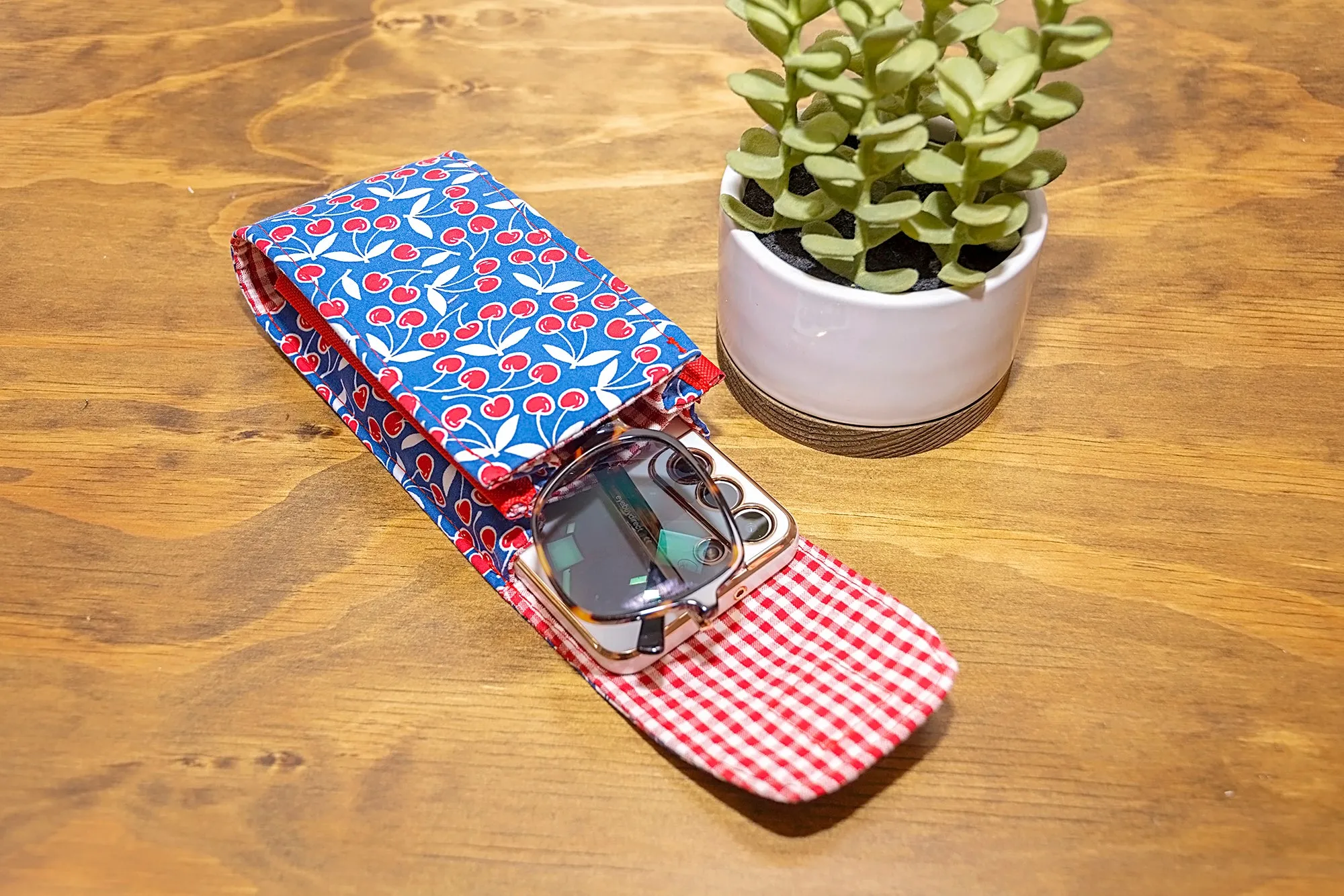 Sewing Pattern with video | The Double Vision Case