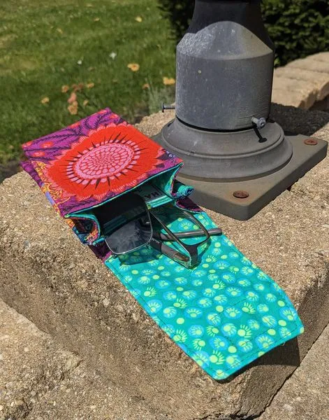 Sewing Pattern with video | The Double Vision Case