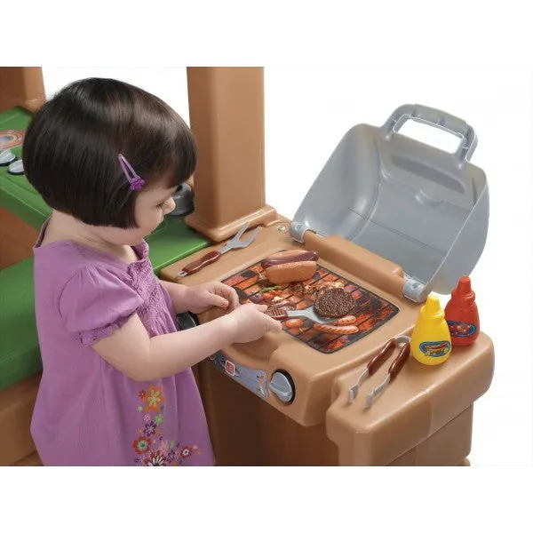 Step2 Gather & Grille Playhouse