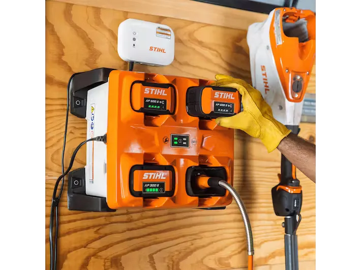Stihl | AL 301-4, 120 V High-speed Multi Charger (EA04 430 5502)