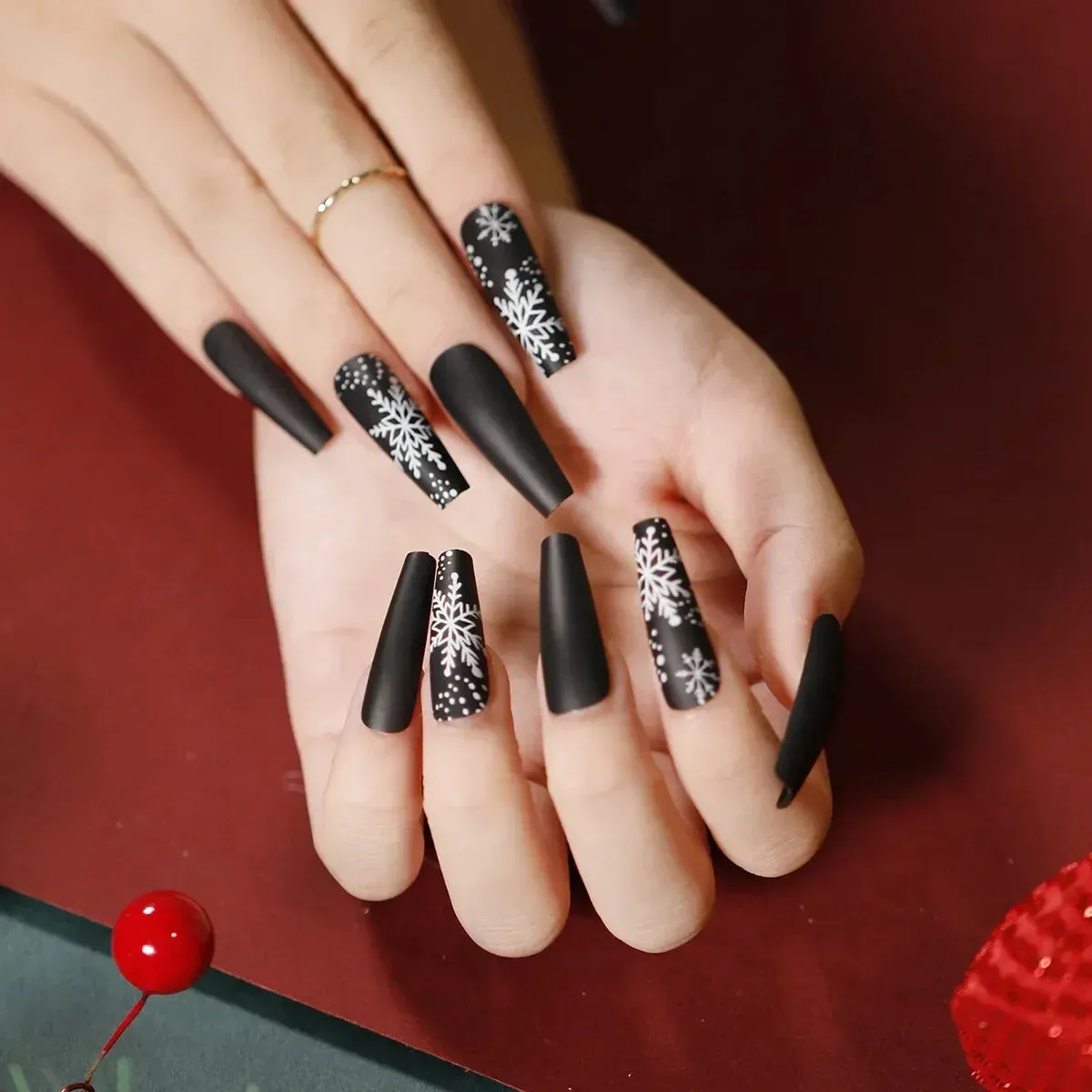 Wenkouban-24Pcs Christmas New Purple Rabbit Cute Short False Nails Tips Snowman Elk Pattern Design Wearable Fake Nails Press On Nail Art