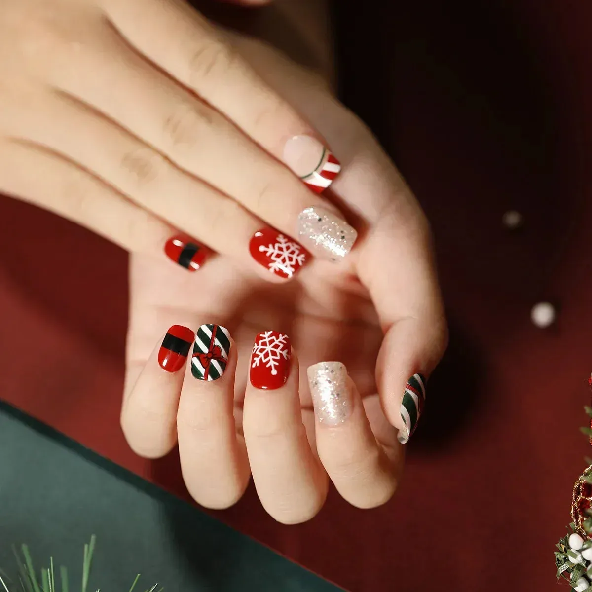 Wenkouban-24Pcs Christmas New Purple Rabbit Cute Short False Nails Tips Snowman Elk Pattern Design Wearable Fake Nails Press On Nail Art