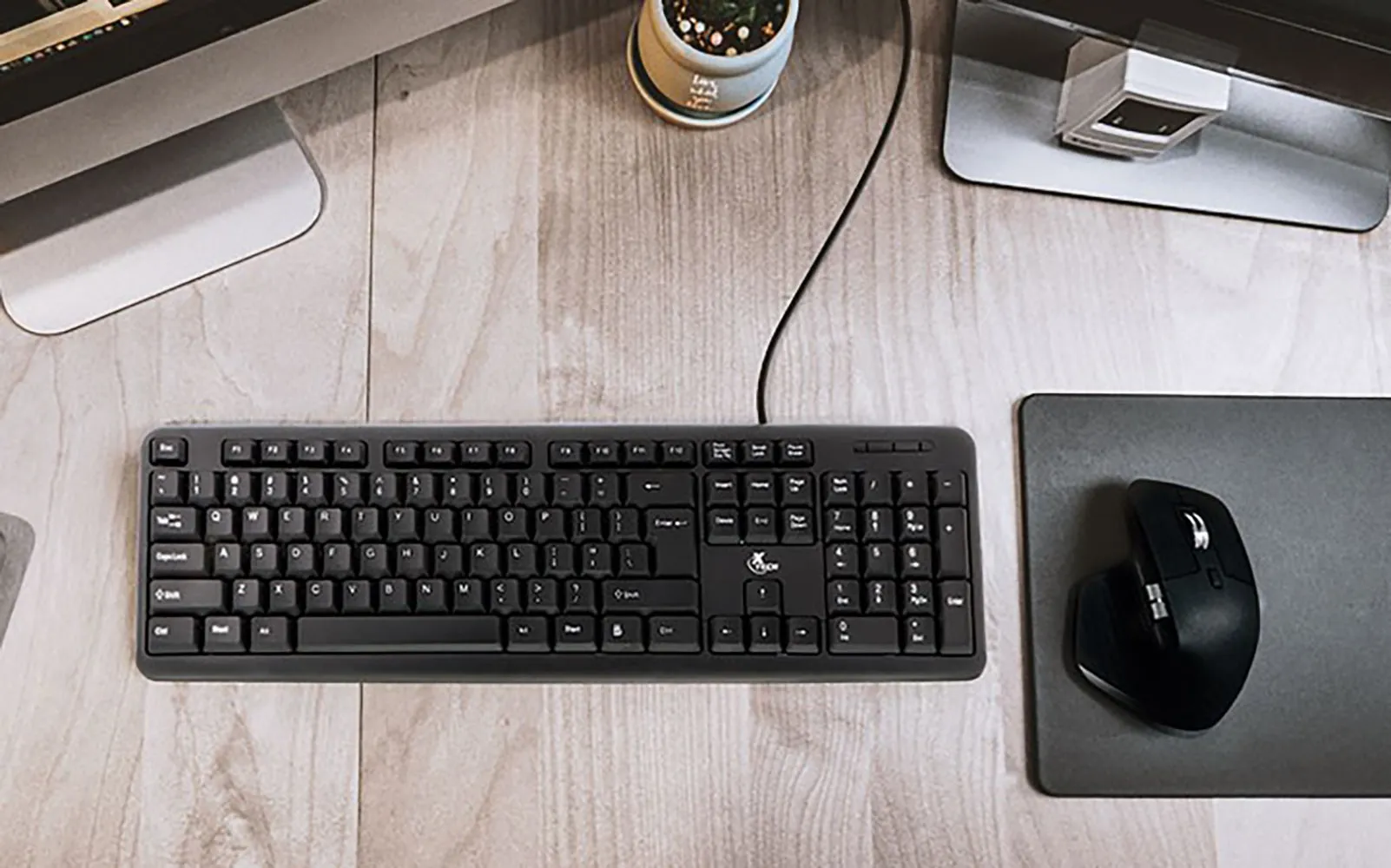 Xtech Keyboard Wired USB 104 Keys Black Win & Mac - Black